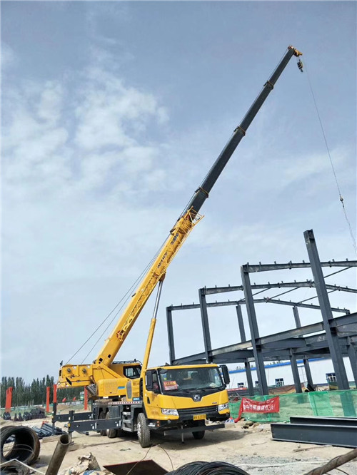 临邑县超高层建筑钢结构吊装案例